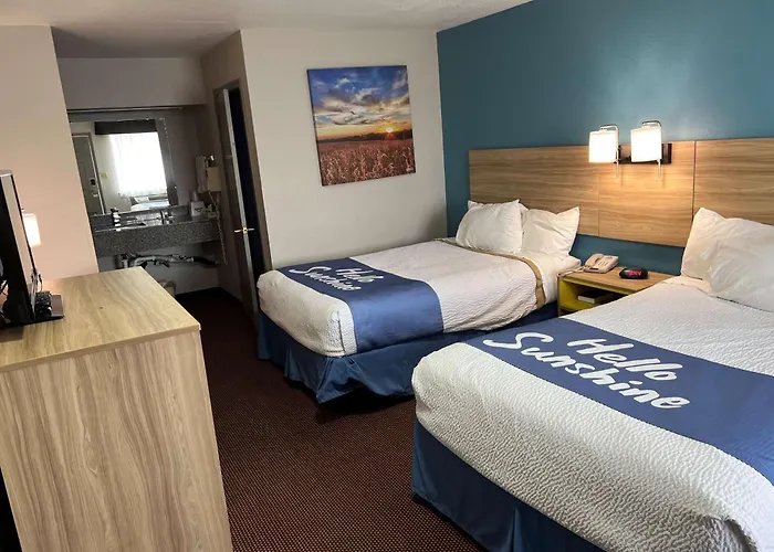 Days Inn By Wyndham Pratt